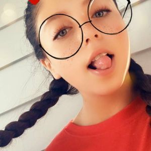 Meet your Posher, Ava